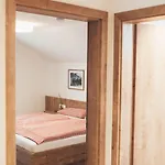 Haus Apartament *